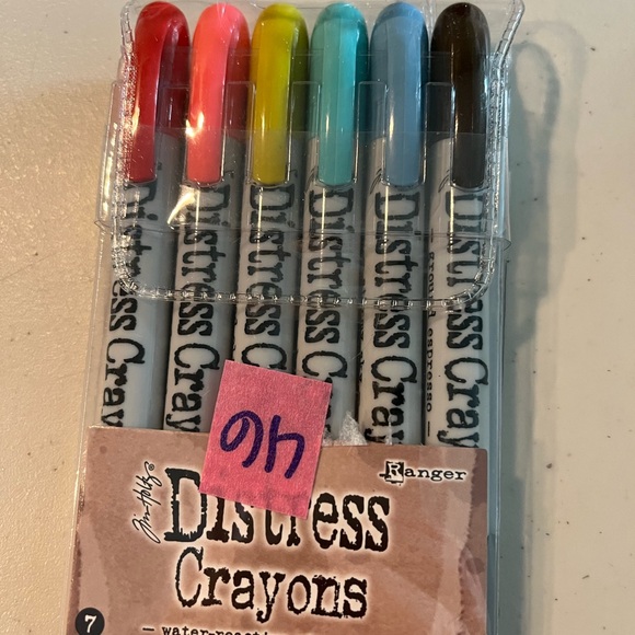 Ranger Distress Crayons Set - Picture 1 of 3